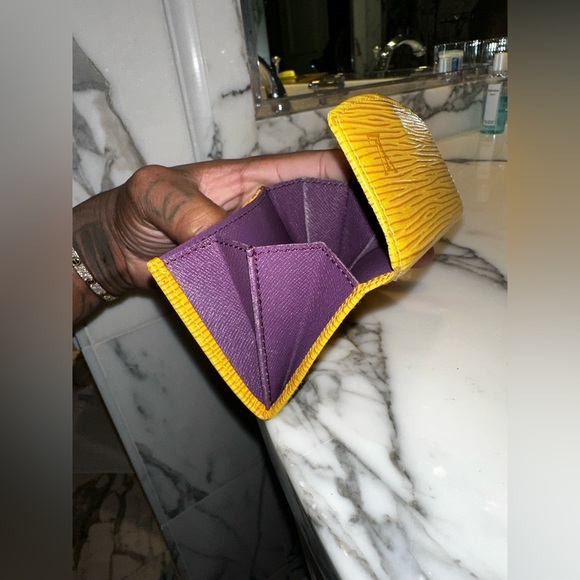 Louis Vuitton Wallet - Picture 13 of 15